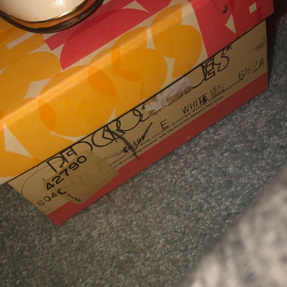 White heels - Picture 3 of 3